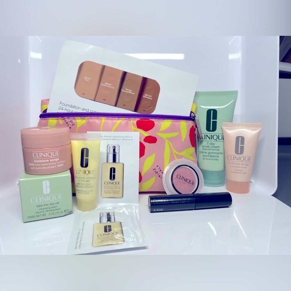 Clinique Sample Set w/ Clinique x Donald pouch